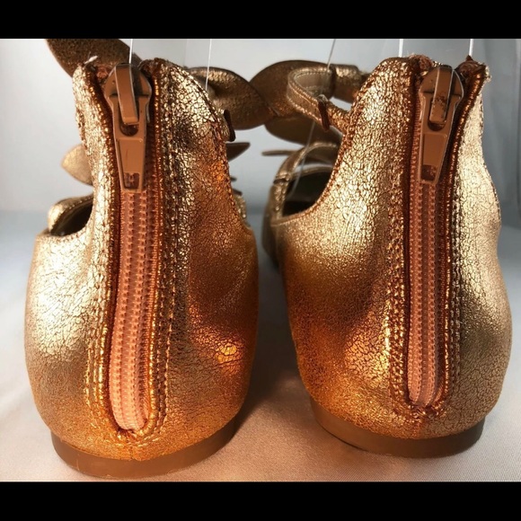 Report Larchmont Triple Bow Gold Pointed Toe Flats - Picture 5 of 6